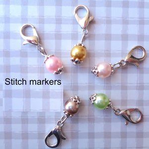 Set of 5 stitch markers, pearl knitting markers, lobster clasp knitting marker